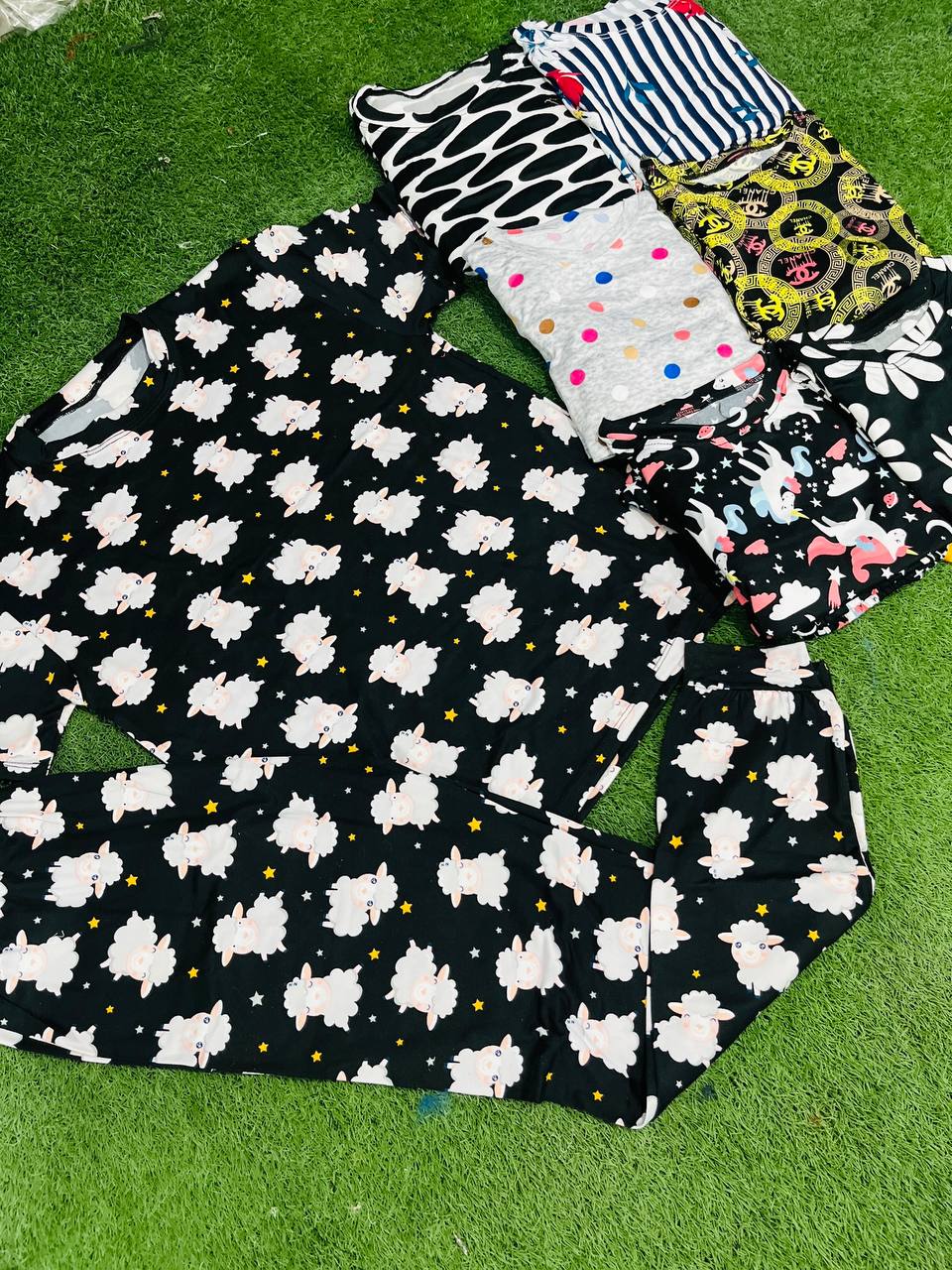 ست تیشرت شلوار استیکری (پک 4 عددی)