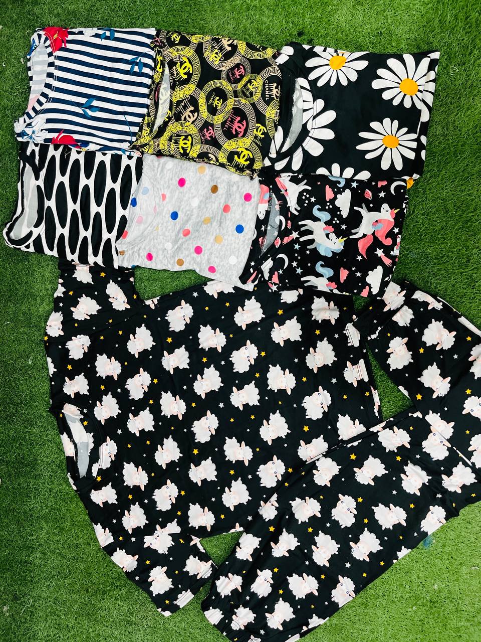 ست تیشرت شلوار استیکری (پک 4 عددی)