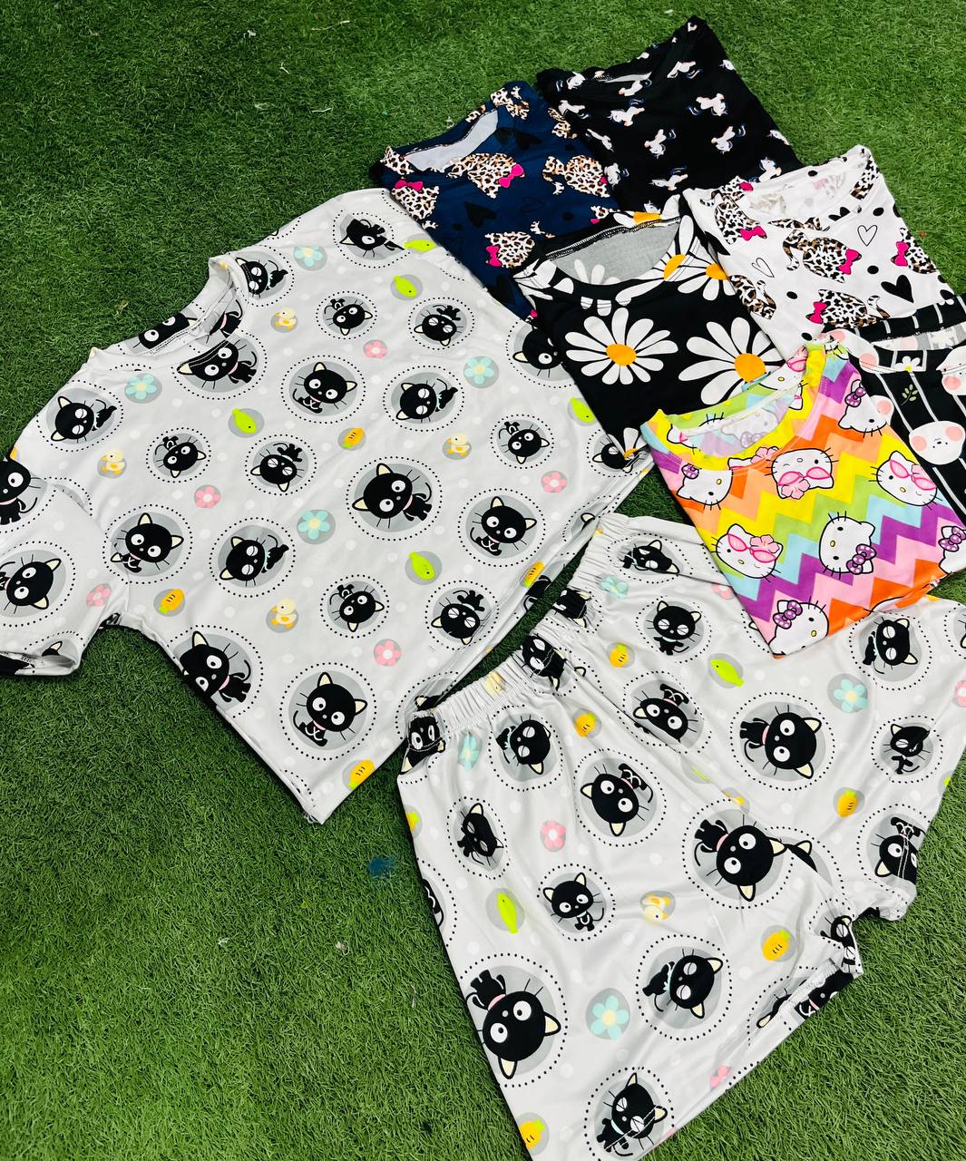 ست کراپ شورتک استیکری (پک 4 عددی)