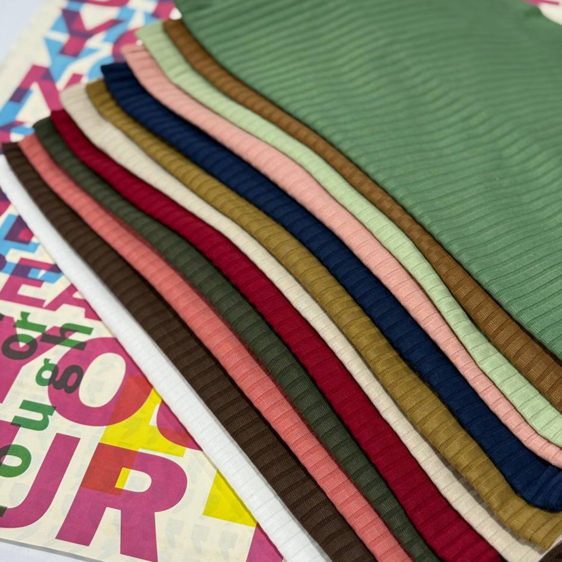 بلوز استین بلند یقه ضربدری عمده (پک 6 عددی)