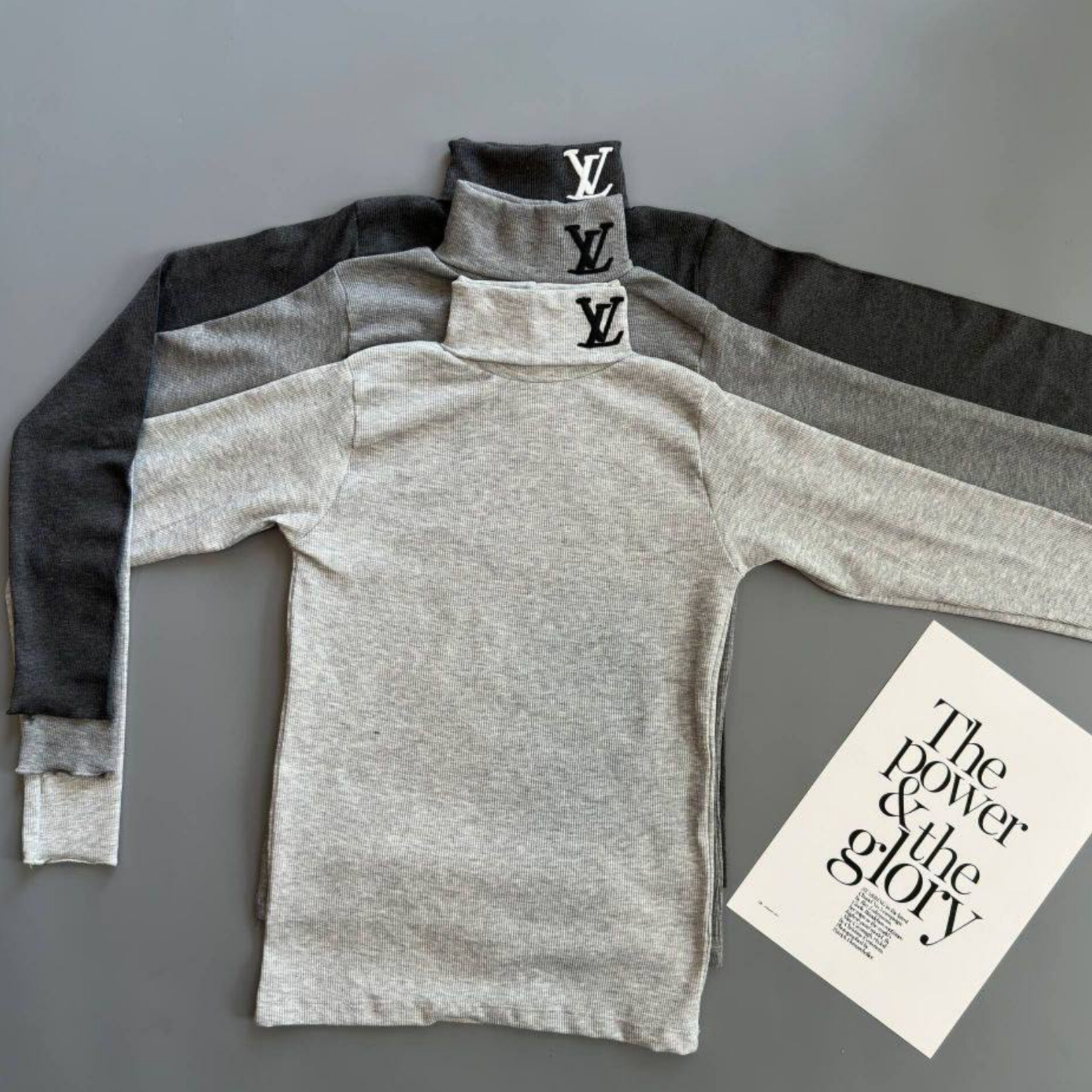 ️بلوز یقه اسکی گلدوزی LV عمده (پک 6 عددی)️